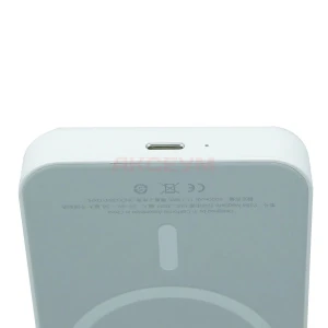 Внешний аккумулятор для iPhone MagSafe Power Bank 5000 mAh (белый)